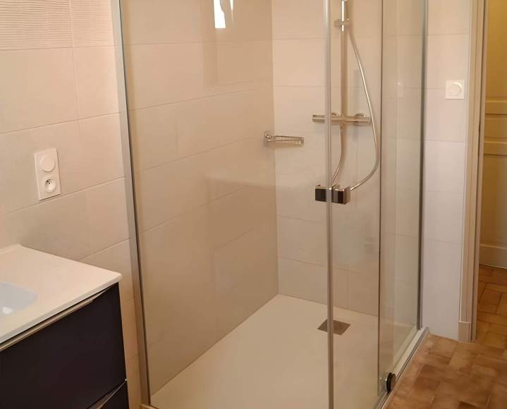 Installation équipements plomberie douche Saché