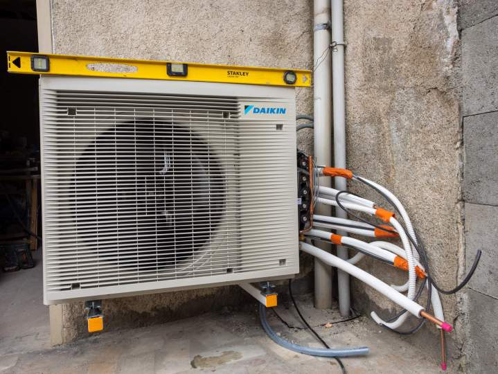 SARL GERARD VAN MEER 14